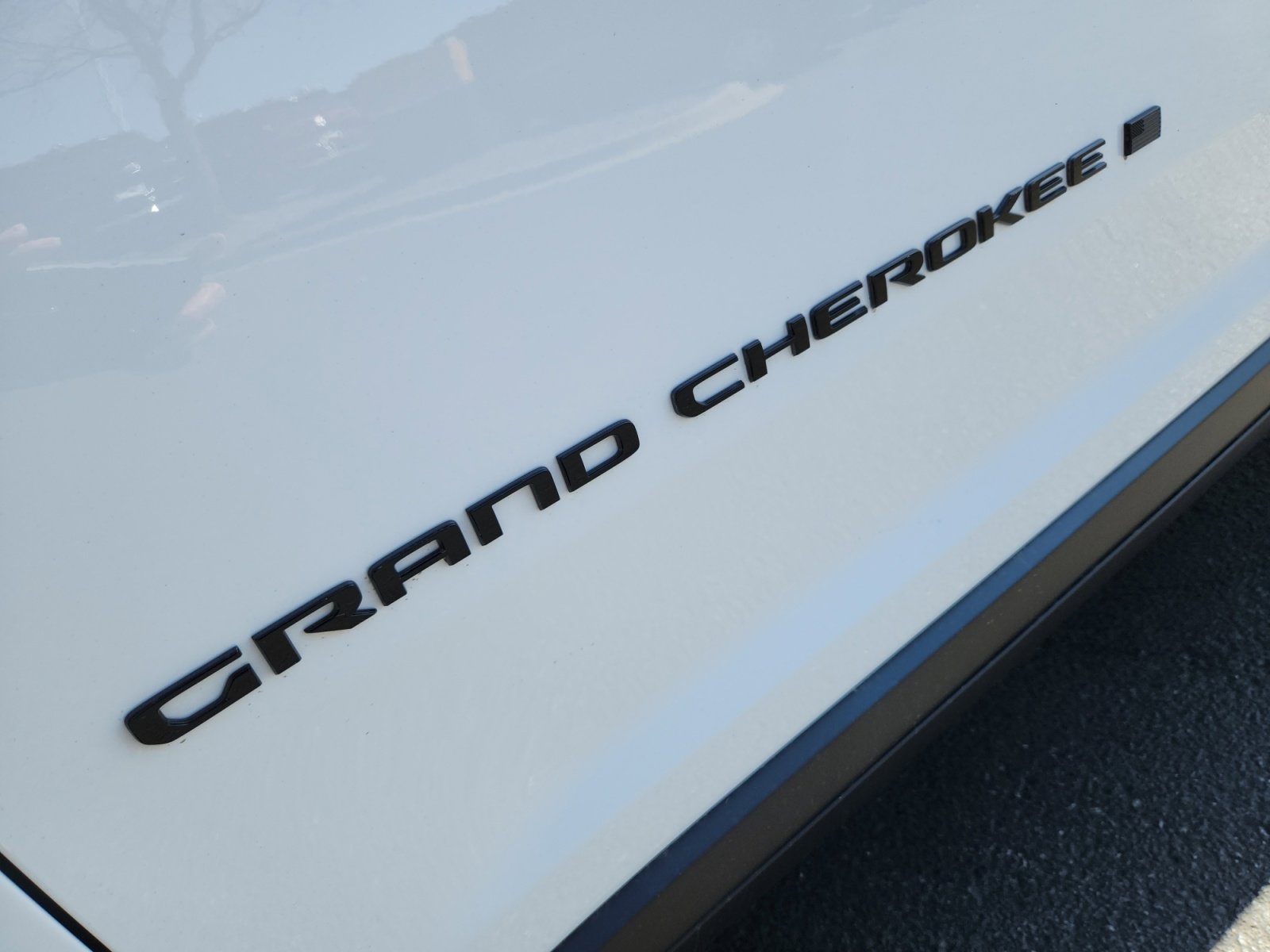 New 2025 Jeep Grand Cherokee Altitude image 24