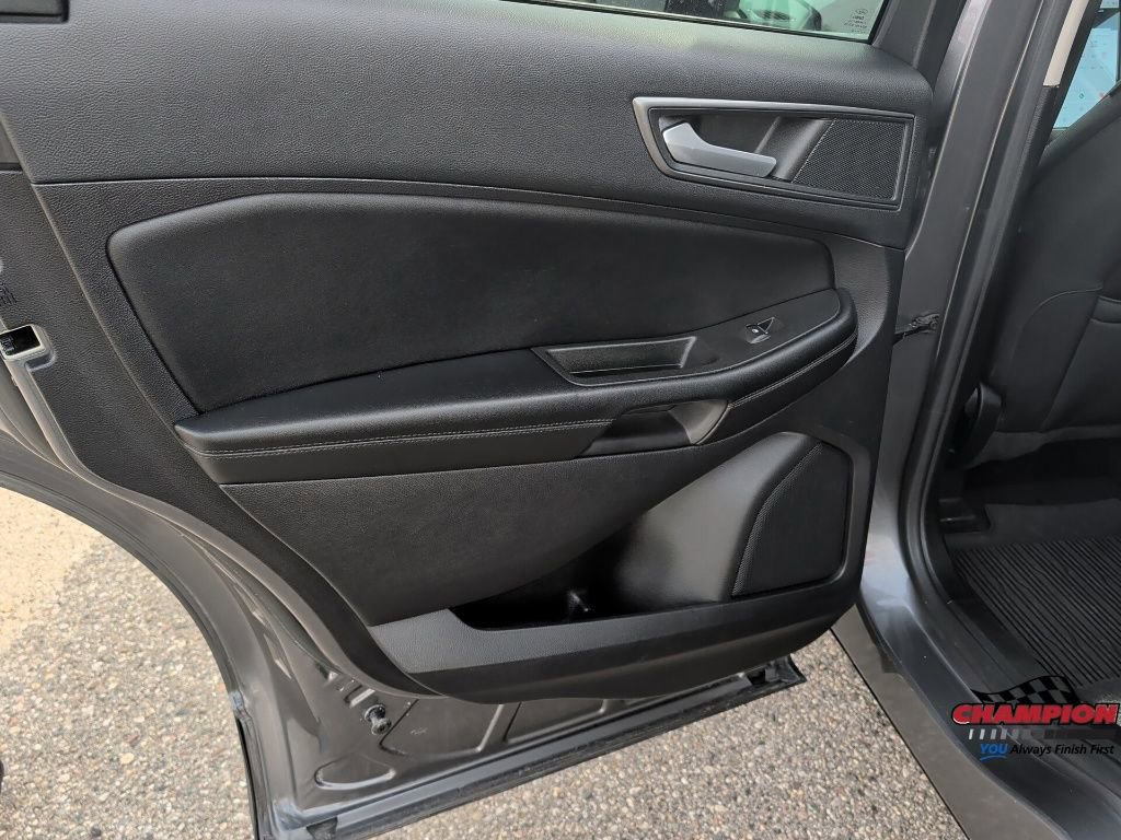 Used 2022 Ford Edge SE image 14