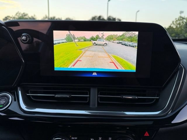 Used 2025 Chevrolet Trax RS w/ Sunroof Package FWD image 20