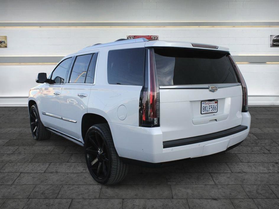 Used 2017 Cadillac Escalade Premium Luxury image 5