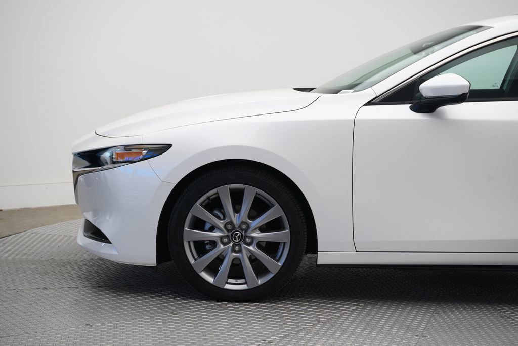 Used 2022 MAZDA MAZDA3 s FWD image 2