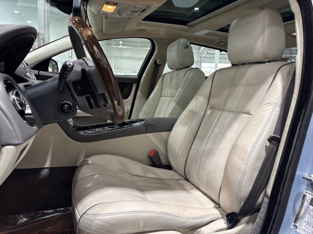 Used 2014 Jaguar XJ L Portfolio image 11