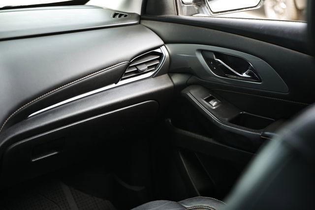Used 2020 Chevrolet Traverse LT w/ Driver Confidence II Package image 27