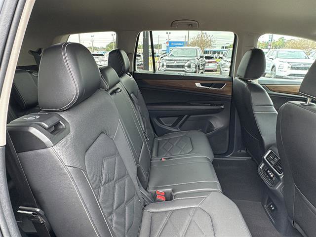 Certified 2025 Volkswagen Atlas SE image 10