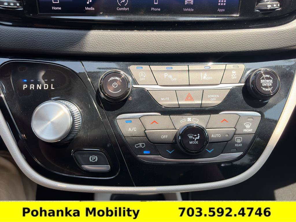 Used 2023 Chrysler Pacifica Touring-L FWD image 19