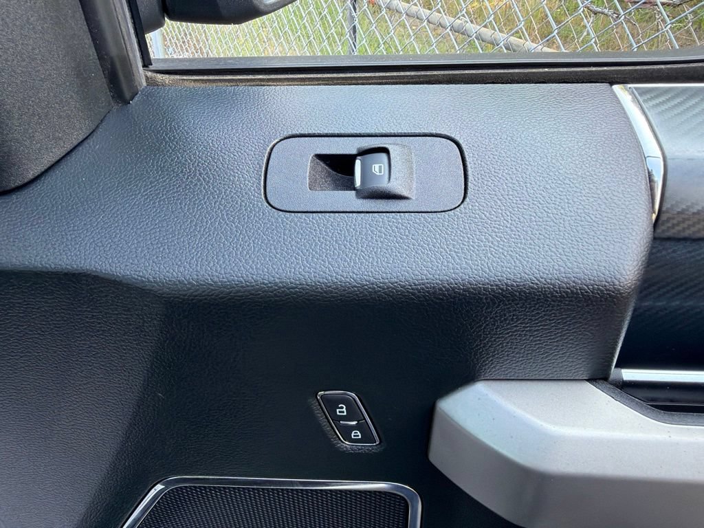 Used 2019 Ford F150 Lariat w/ Equipment Group 502A Luxury AWD/4WD image 14