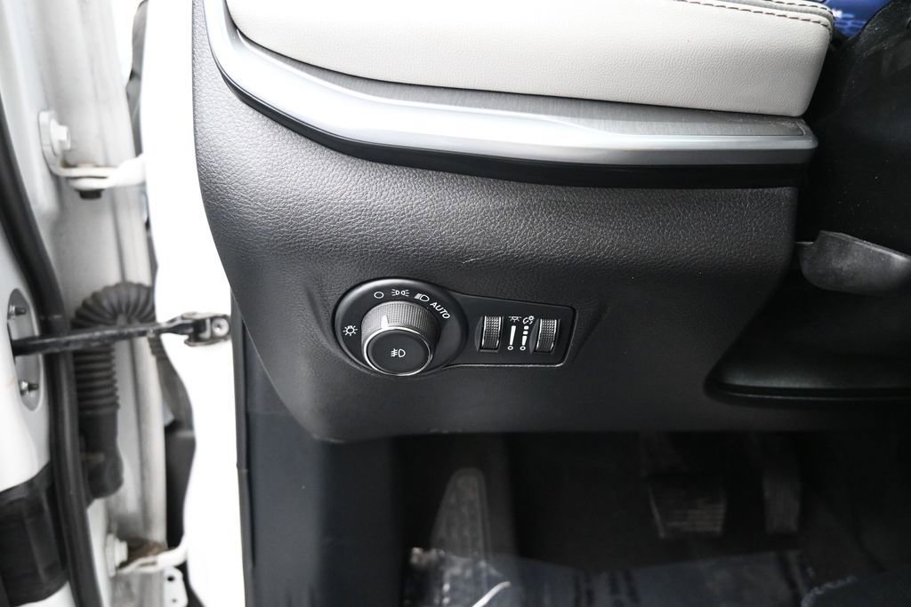 Used 2025 Jeep Compass Limited AWD/4WD image 27