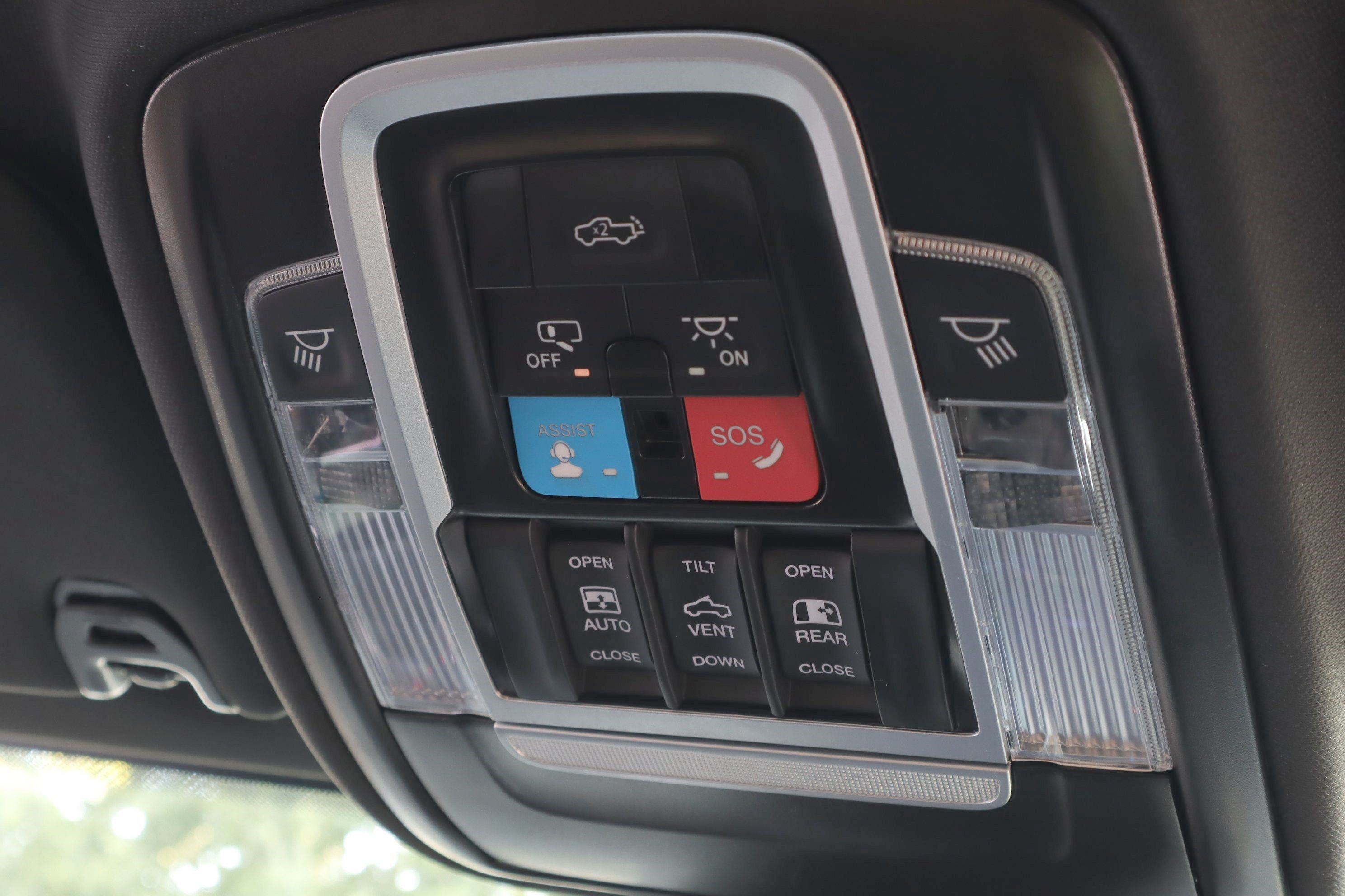 Used 2026 RAM 3500 Laramie AWD/4WD image 23