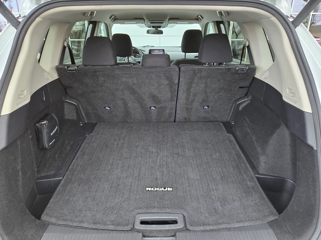 Used 2024 Nissan Rogue SV image 24