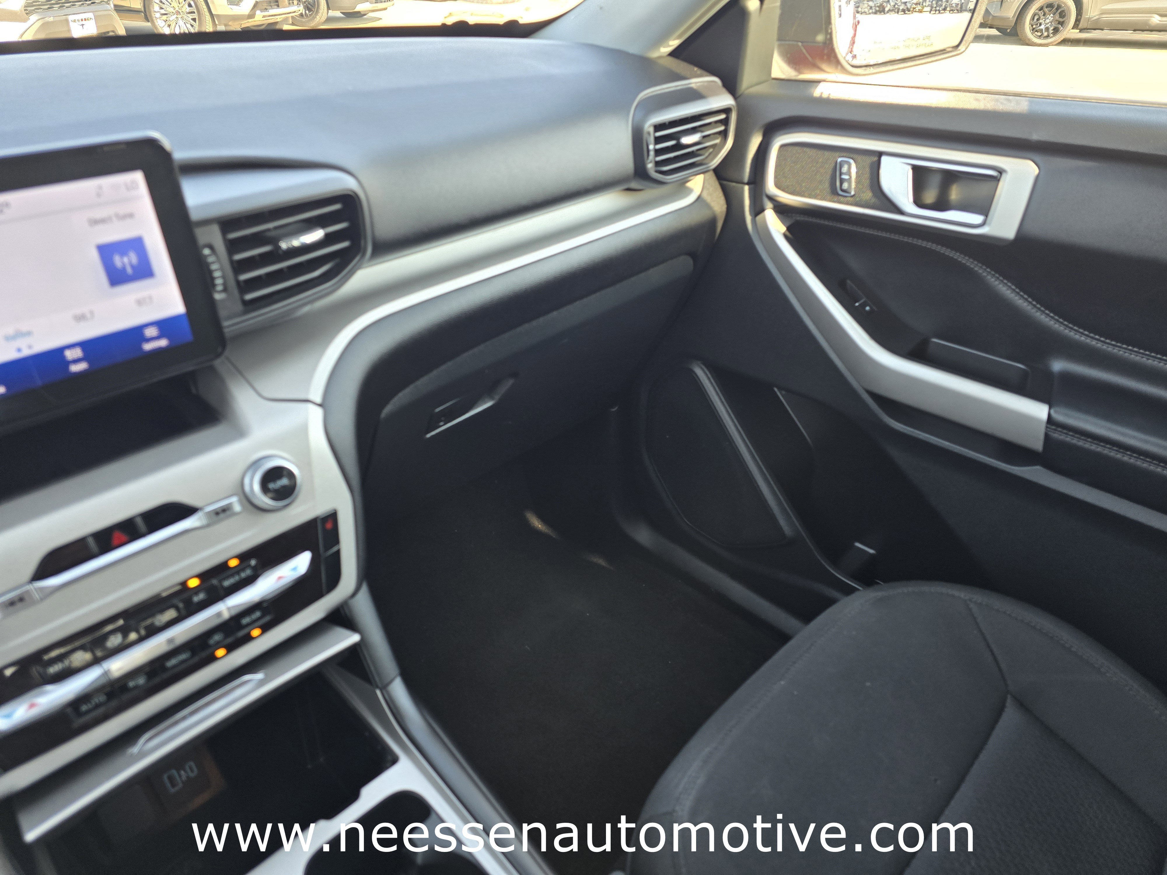 Used 2022 Ford Explorer XLT image 34