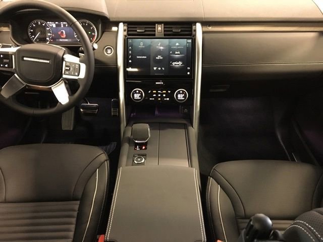 New 2023 Land Rover Discovery Metropolitan Edition image 27