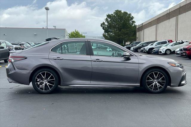 Certified 2022 Toyota Camry SE FWD image 6