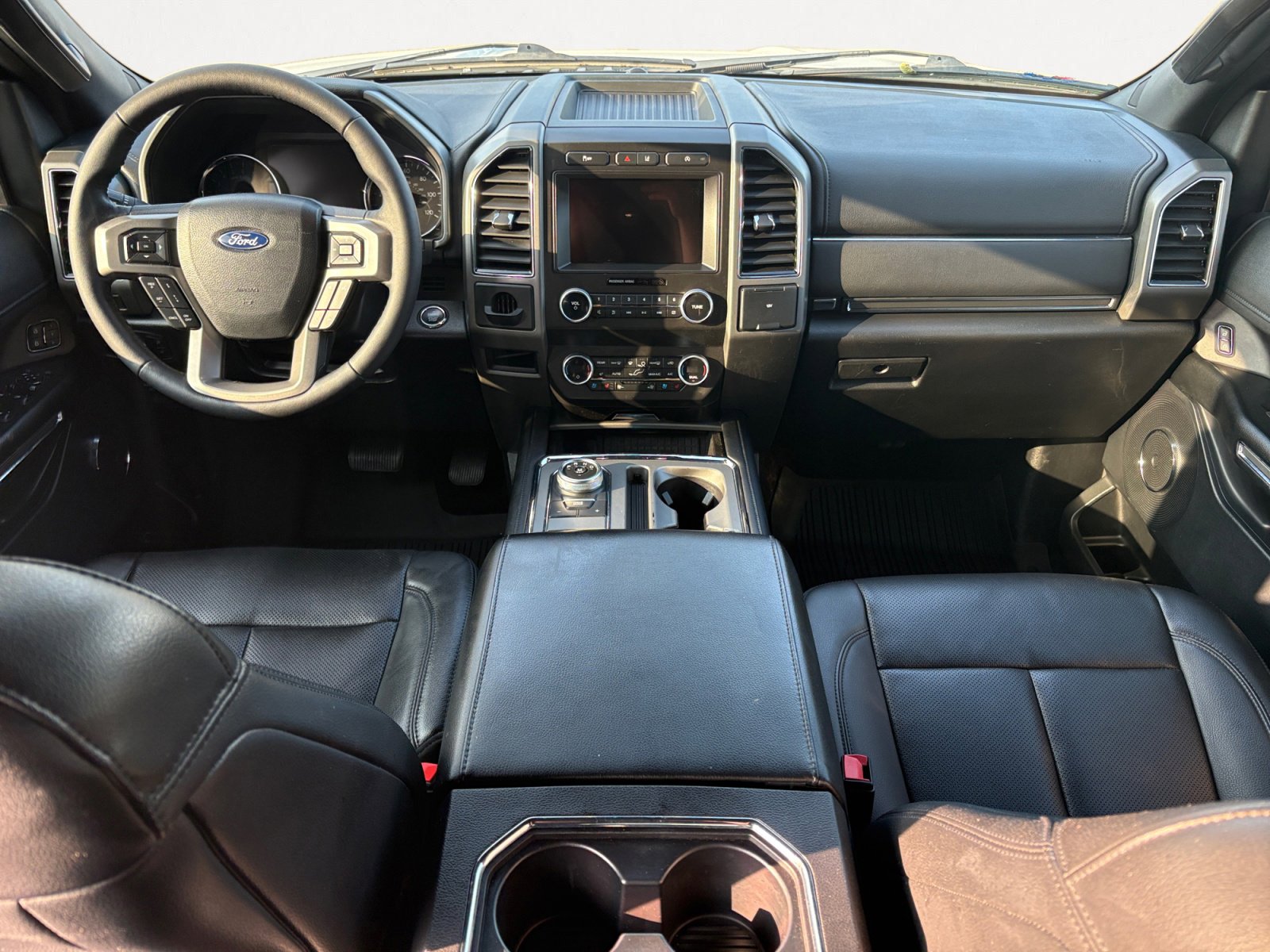 Used 2021 Ford Expedition XLT RWD image 3
