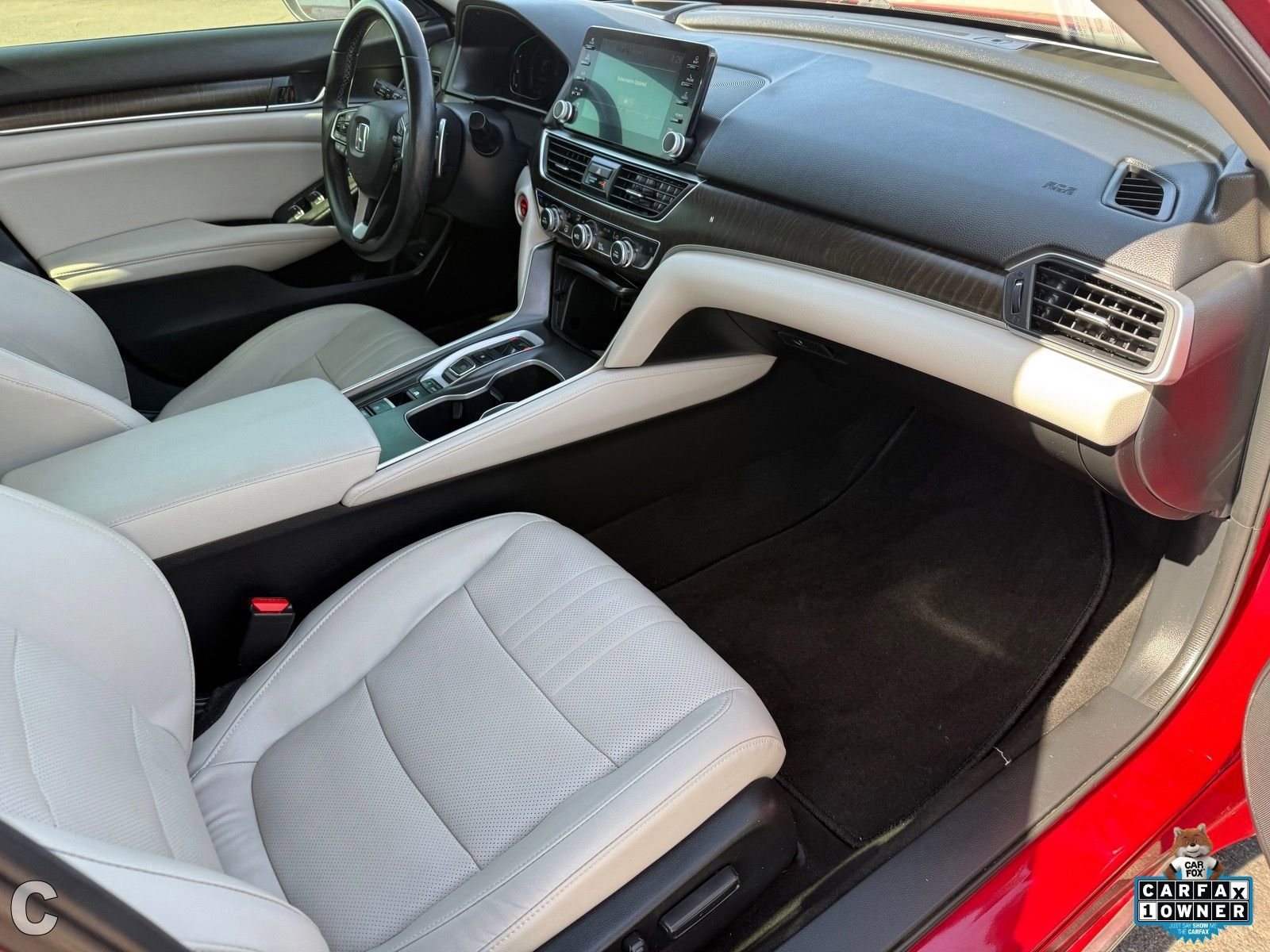 Used 2018 Honda Accord Touring image 9