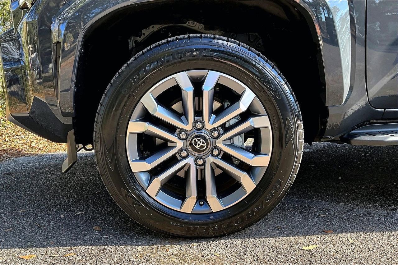 Used 2025 Toyota 4Runner Limited image 31