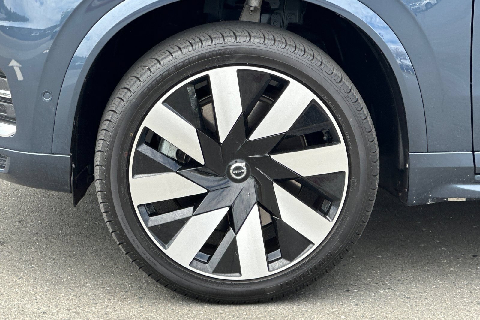 Used 2023 Volvo XC90 T8 Ultimate w/ Protection Package Premier AWD/4WD image 11