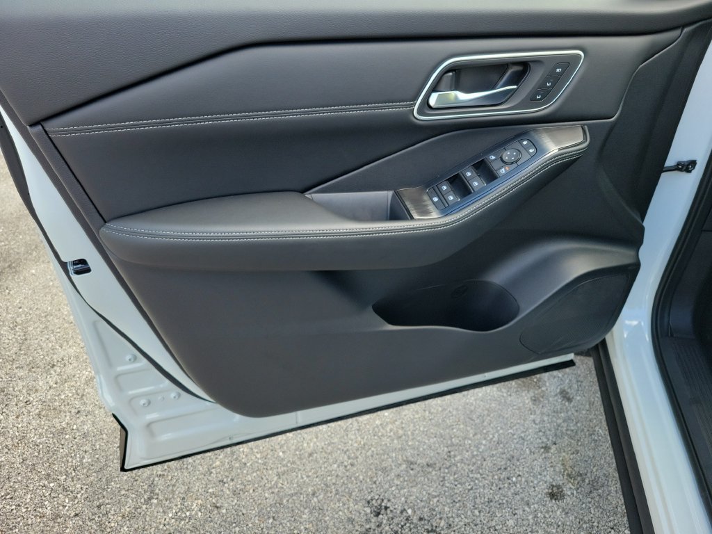New 2026 Nissan Rogue Platinum AWD/4WD image 26