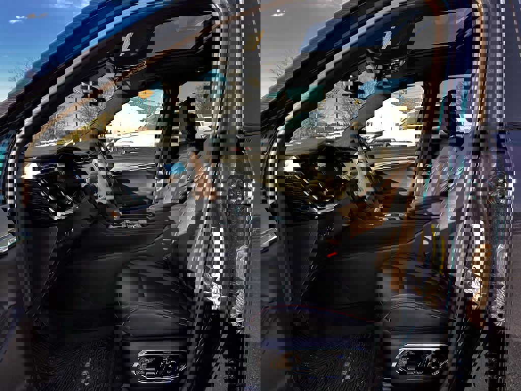 Used 2024 Jeep Wagoneer Launch Edition image 2