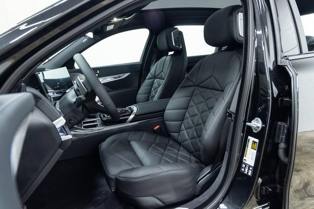 Certified 2025 BMW 740i xDrive AWD/4WD image 21