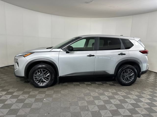 Certified 2025 Nissan Rogue S image 6