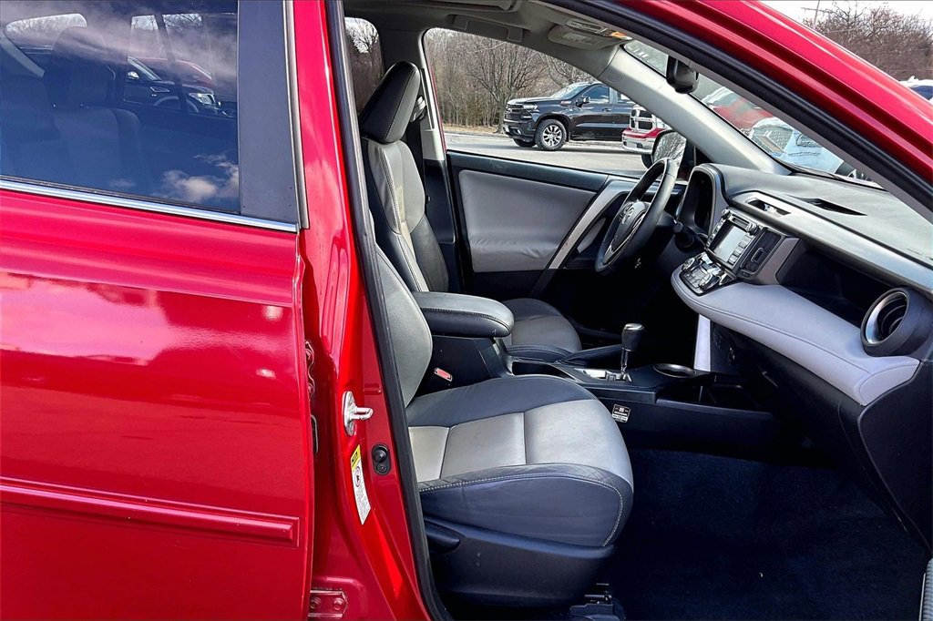 Used 2014 Toyota RAV4 Limited image 7