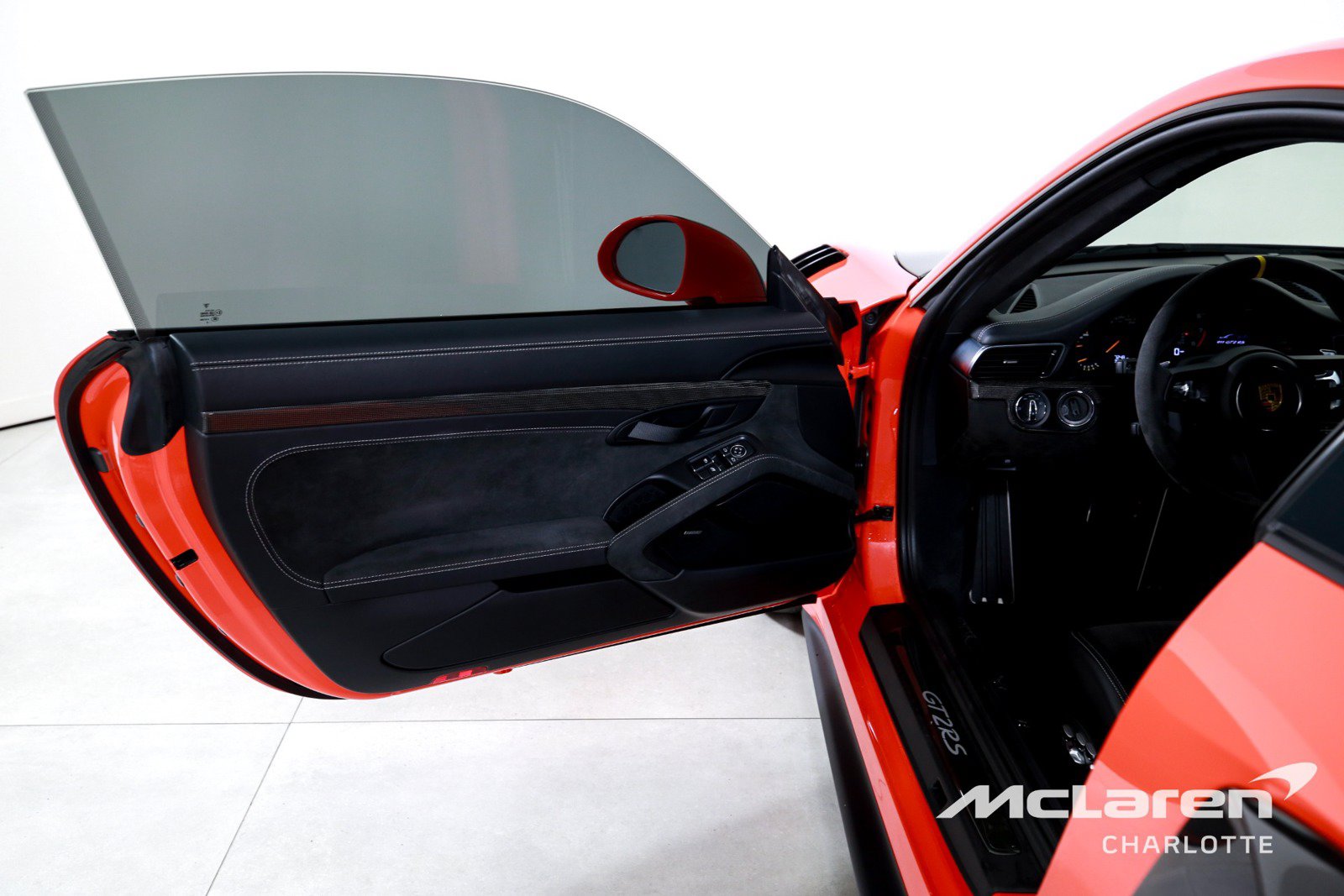 Used 2018 Porsche 911 GT2 RS RWD image 10