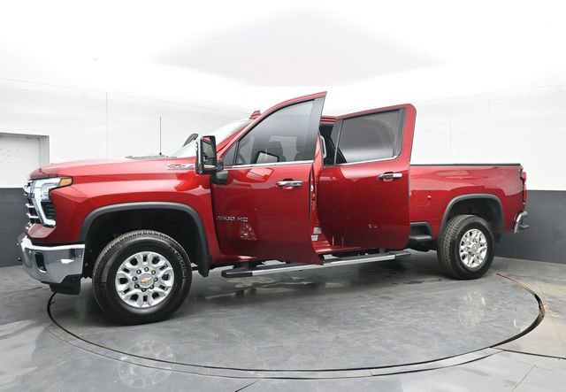 Used 2025 Chevrolet Silverado 2500 LTZ w/ LTZ Convenience Package image 52
