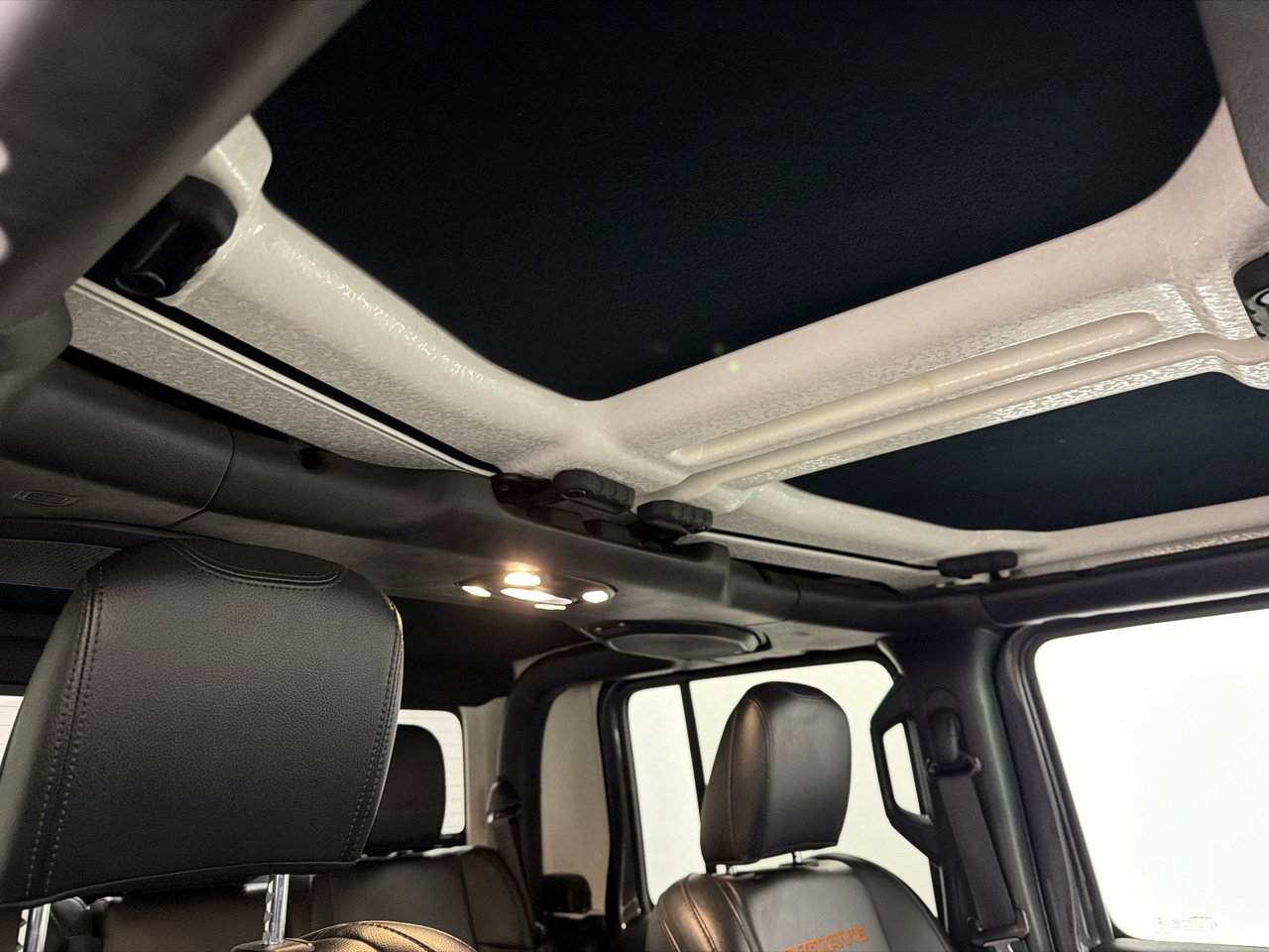 Used 2021 Jeep Gladiator Mojave image 13