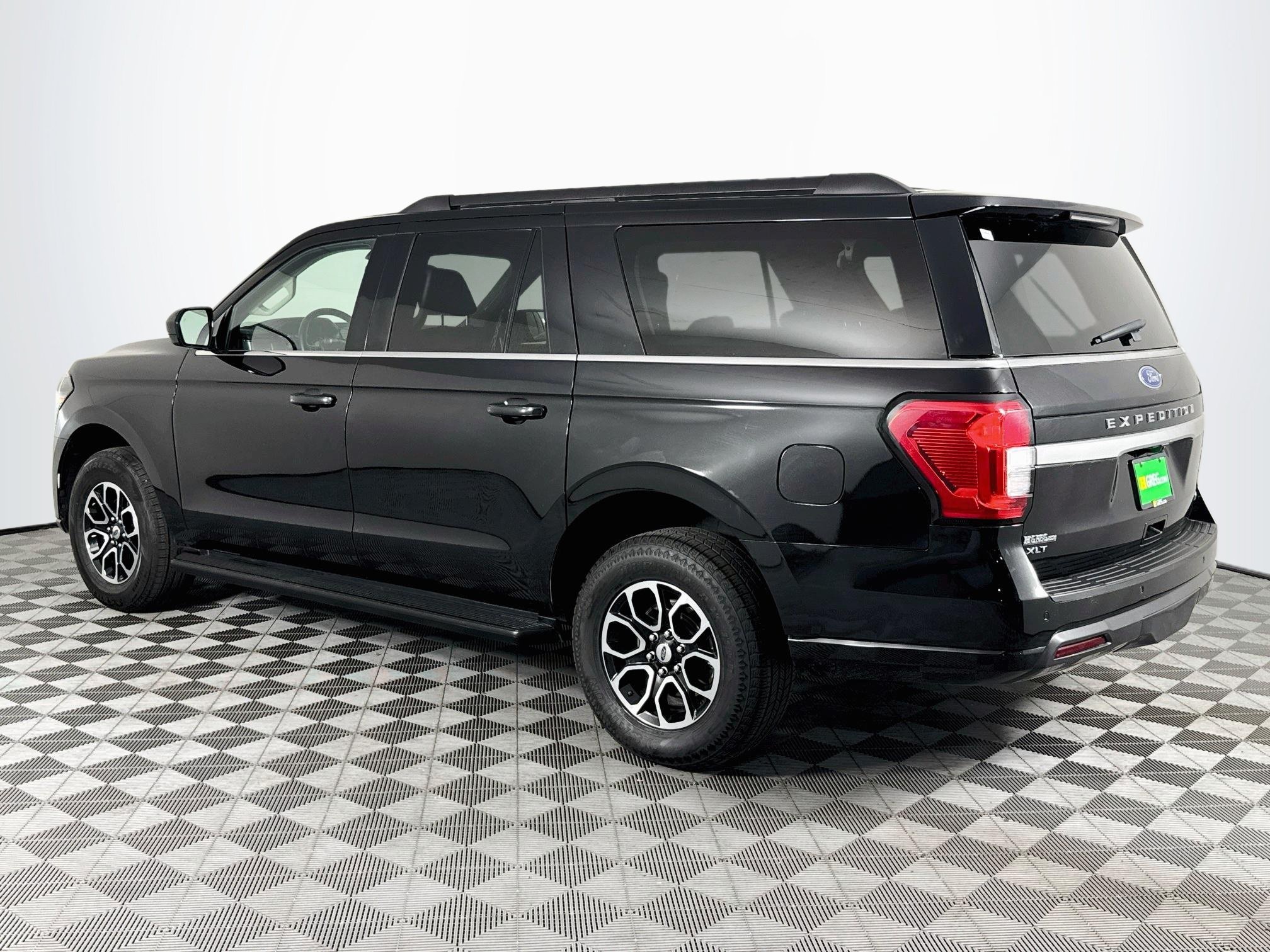 Used 2024 Ford Expedition Max XLT RWD image 6