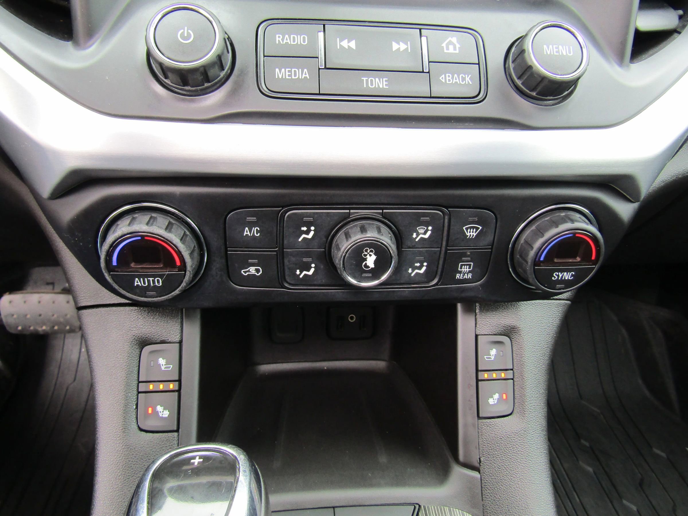 Used 2018 GMC Acadia SLT AWD/4WD image 26