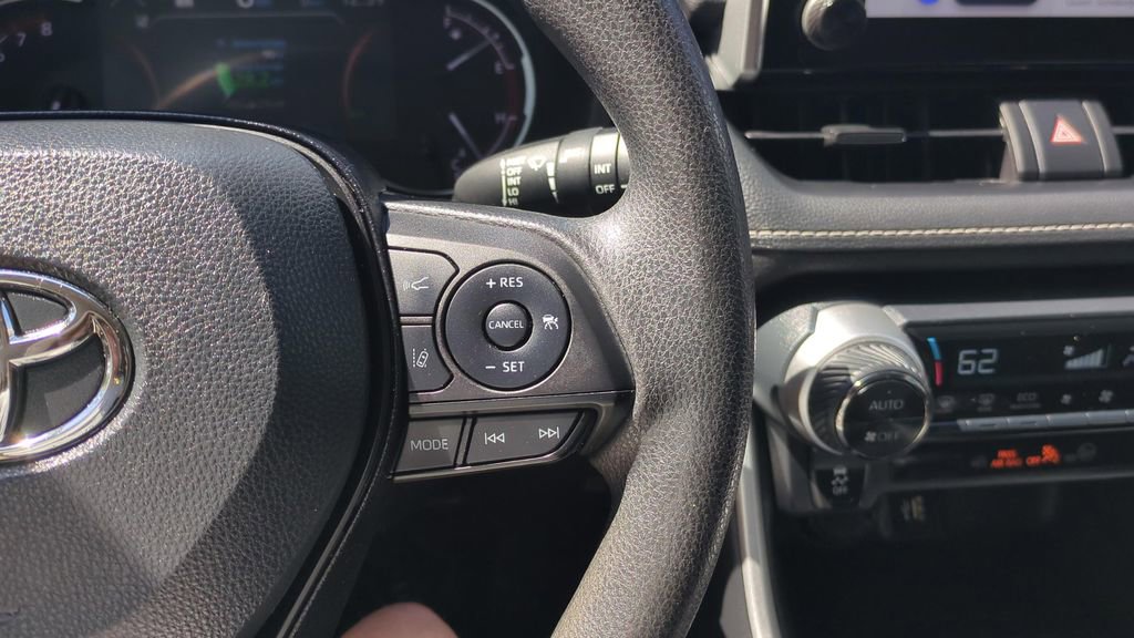 Certified 2024 Toyota RAV4 XLE image 31