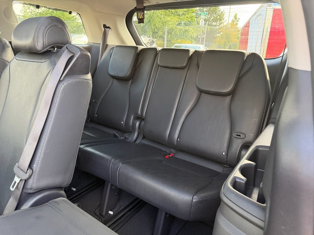 Used 2025 Kia Carnival SX w/ SX Dark Edition Package FWD image 33