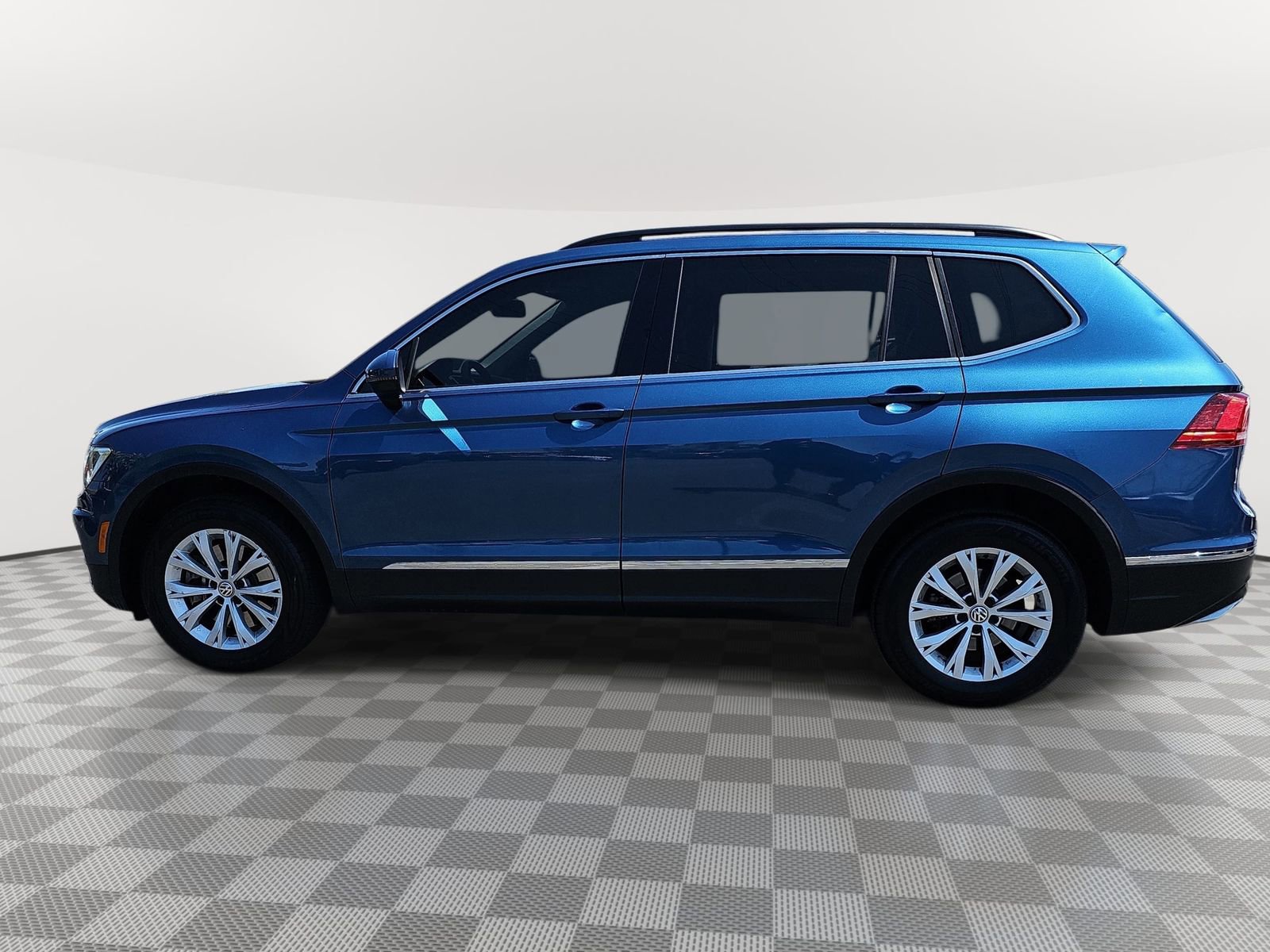 Used 2018 Volkswagen Tiguan SE AWD/4WD image 8