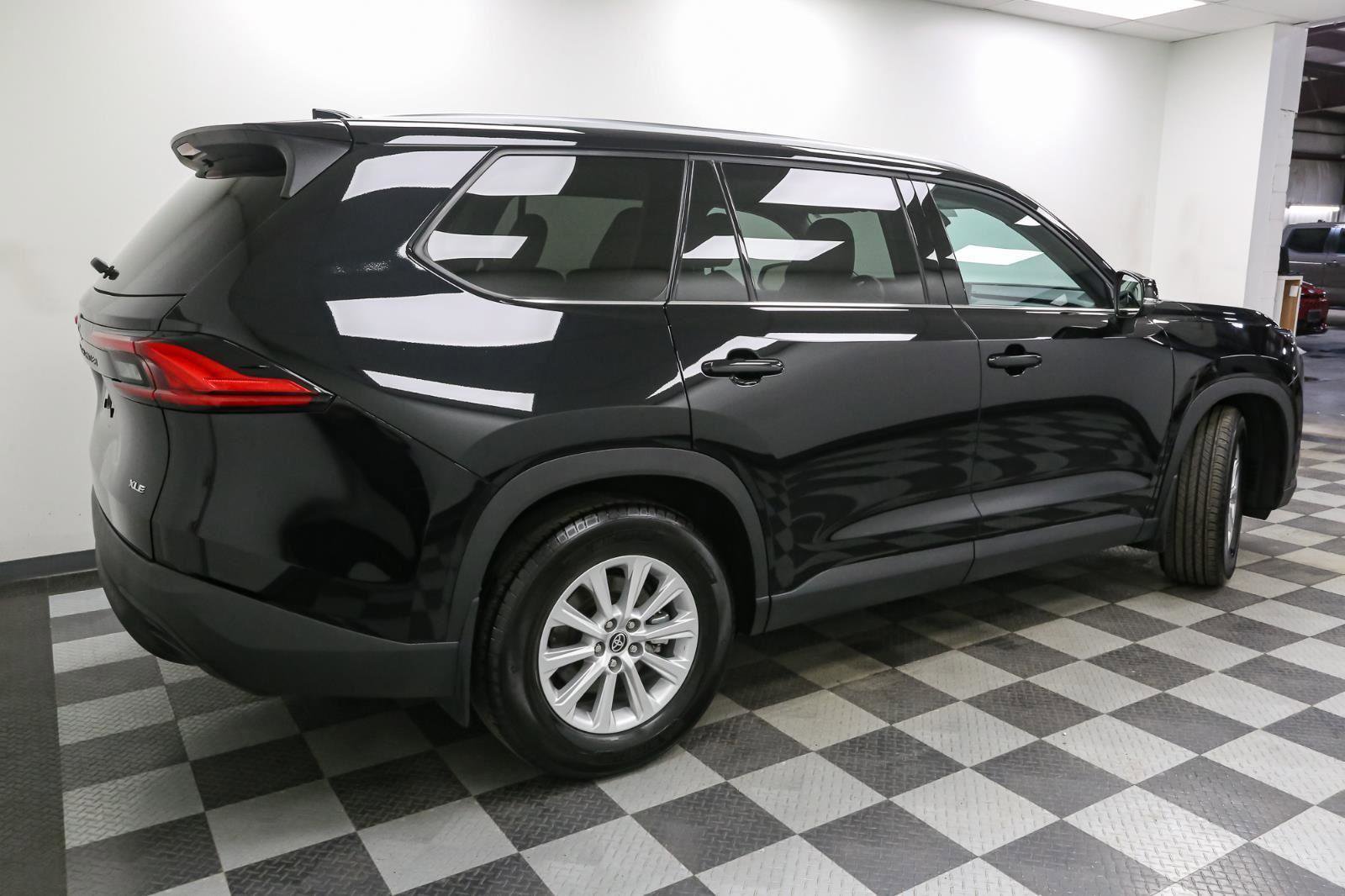 Used 2024 Toyota Grand Highlander XLE image 8