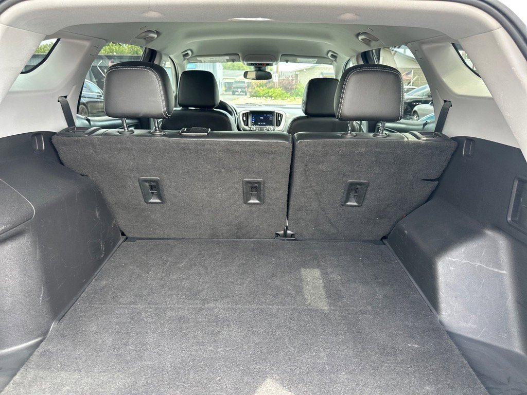 Used 2022 GMC Terrain SLT image 13