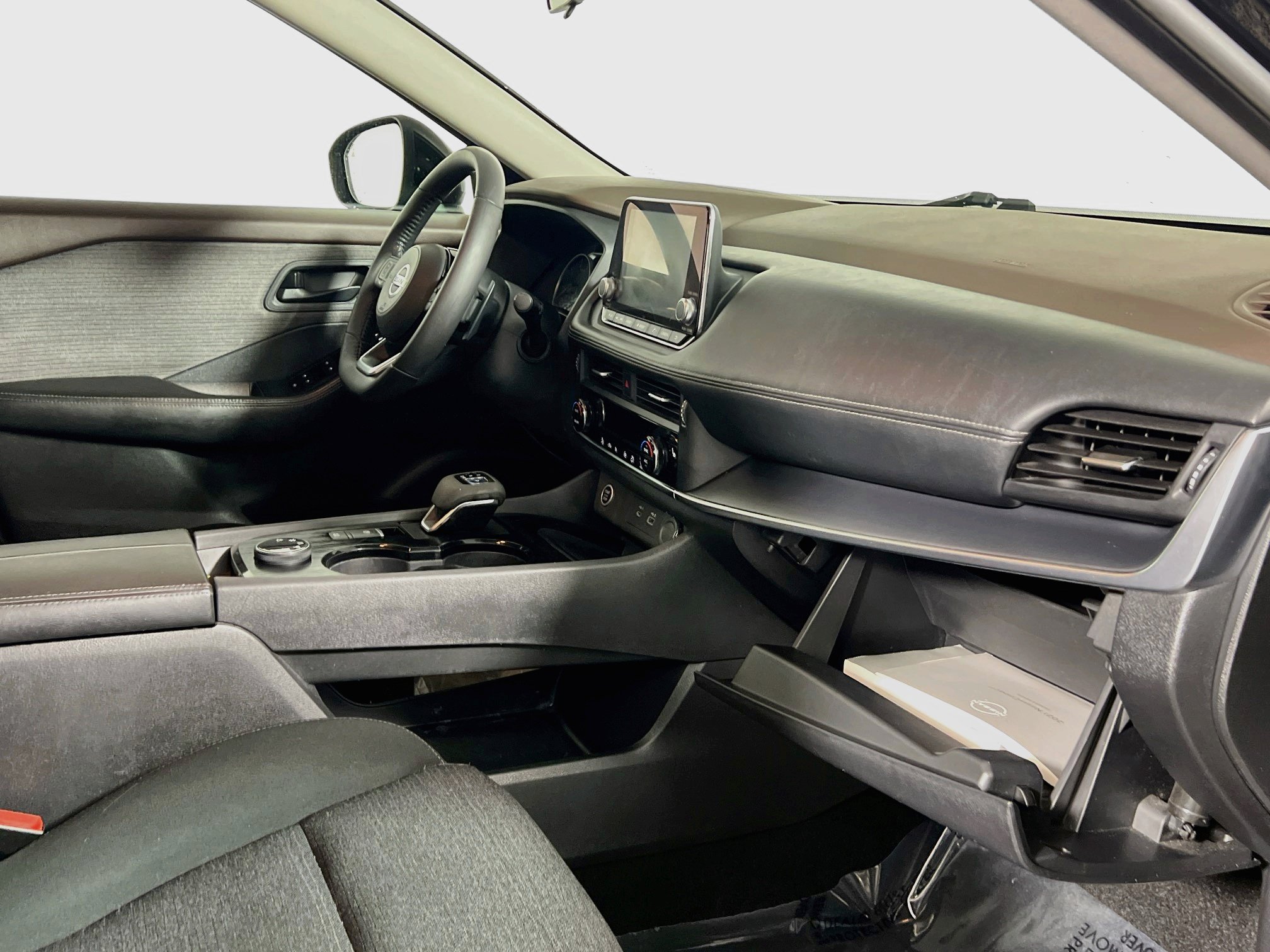 Used 2021 Nissan Rogue S AWD/4WD image 35