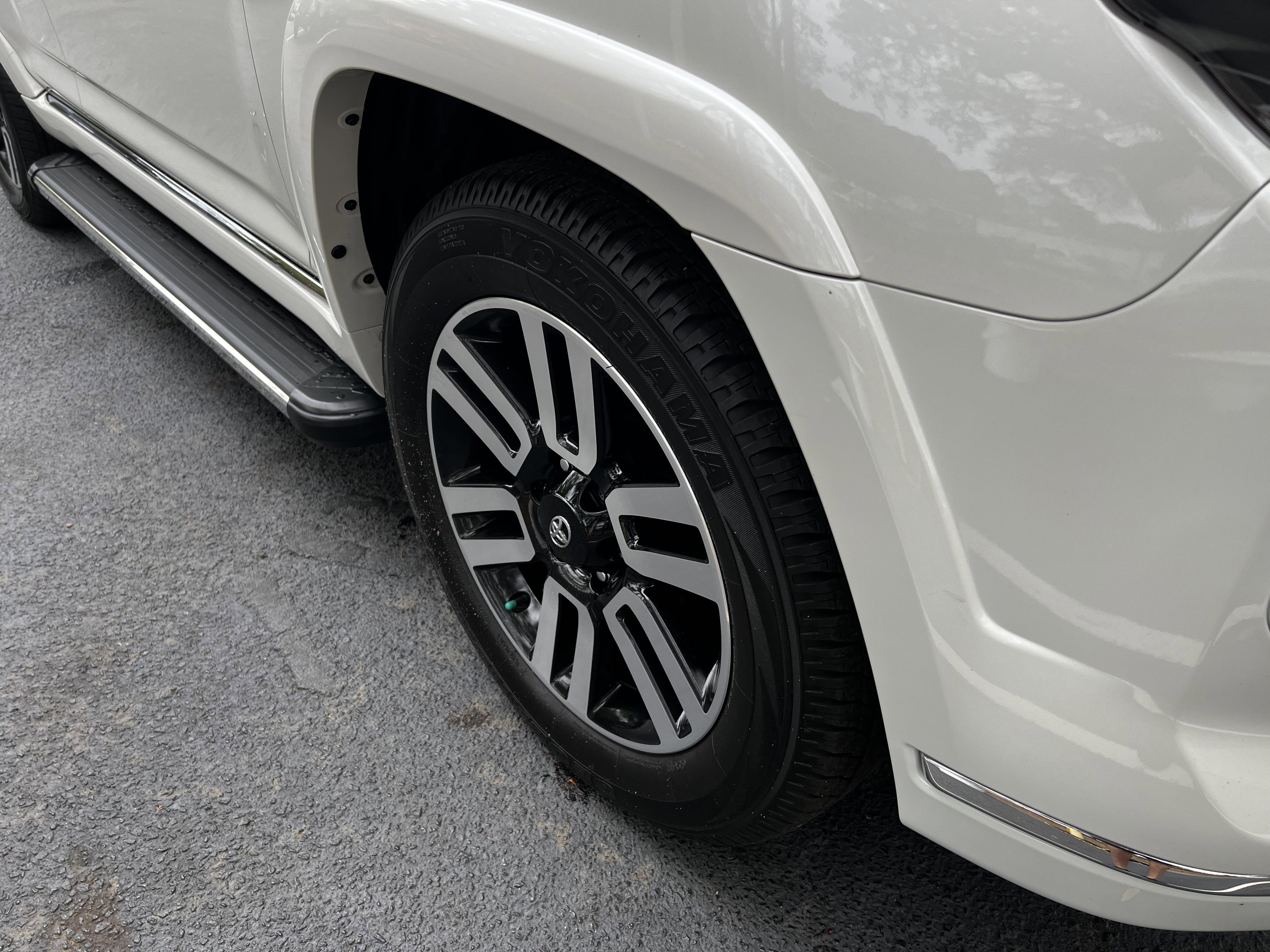 Used 2023 Toyota 4Runner Limited image 11