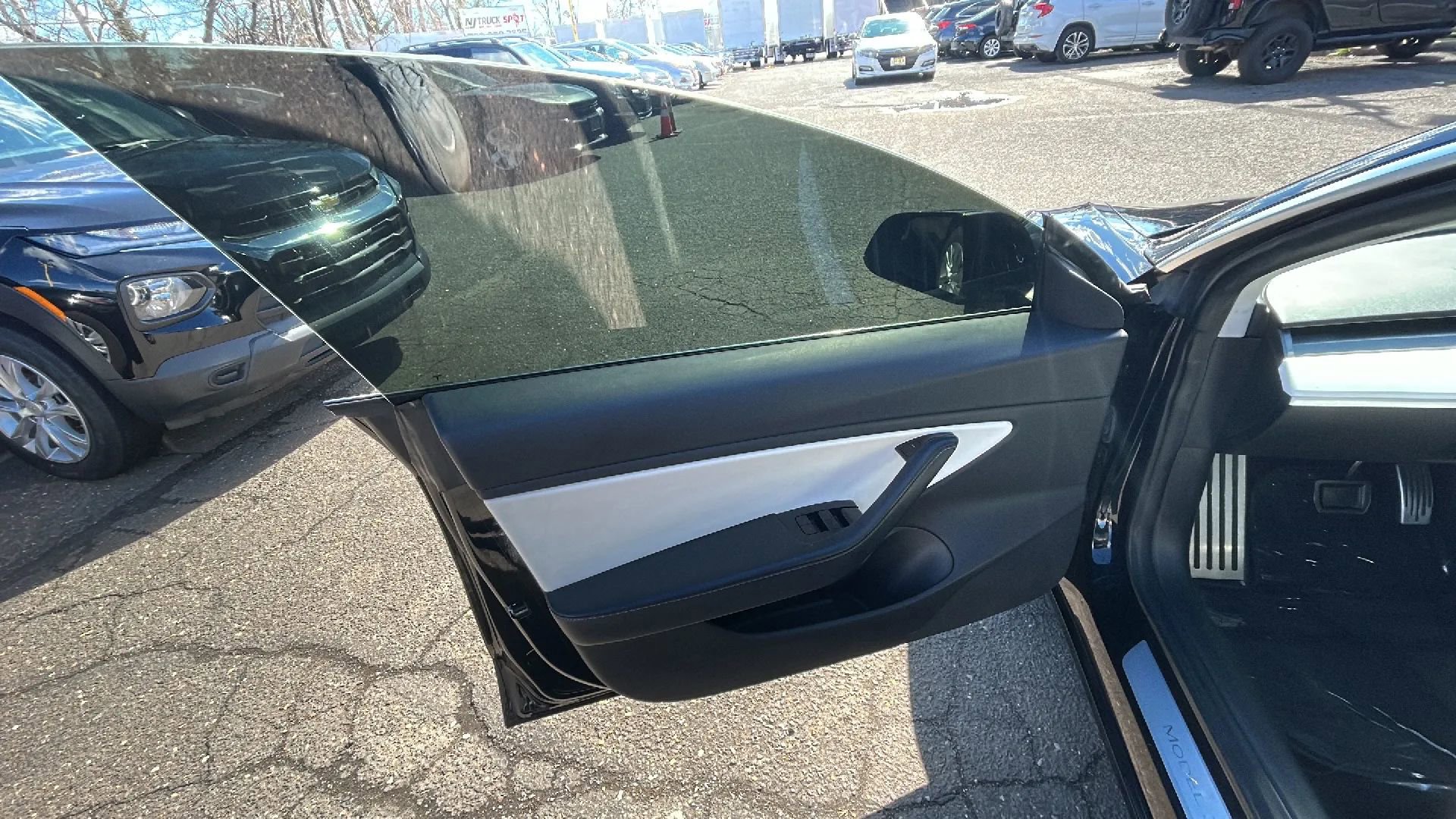 Used 2019 Tesla Model 3 Performance image 9