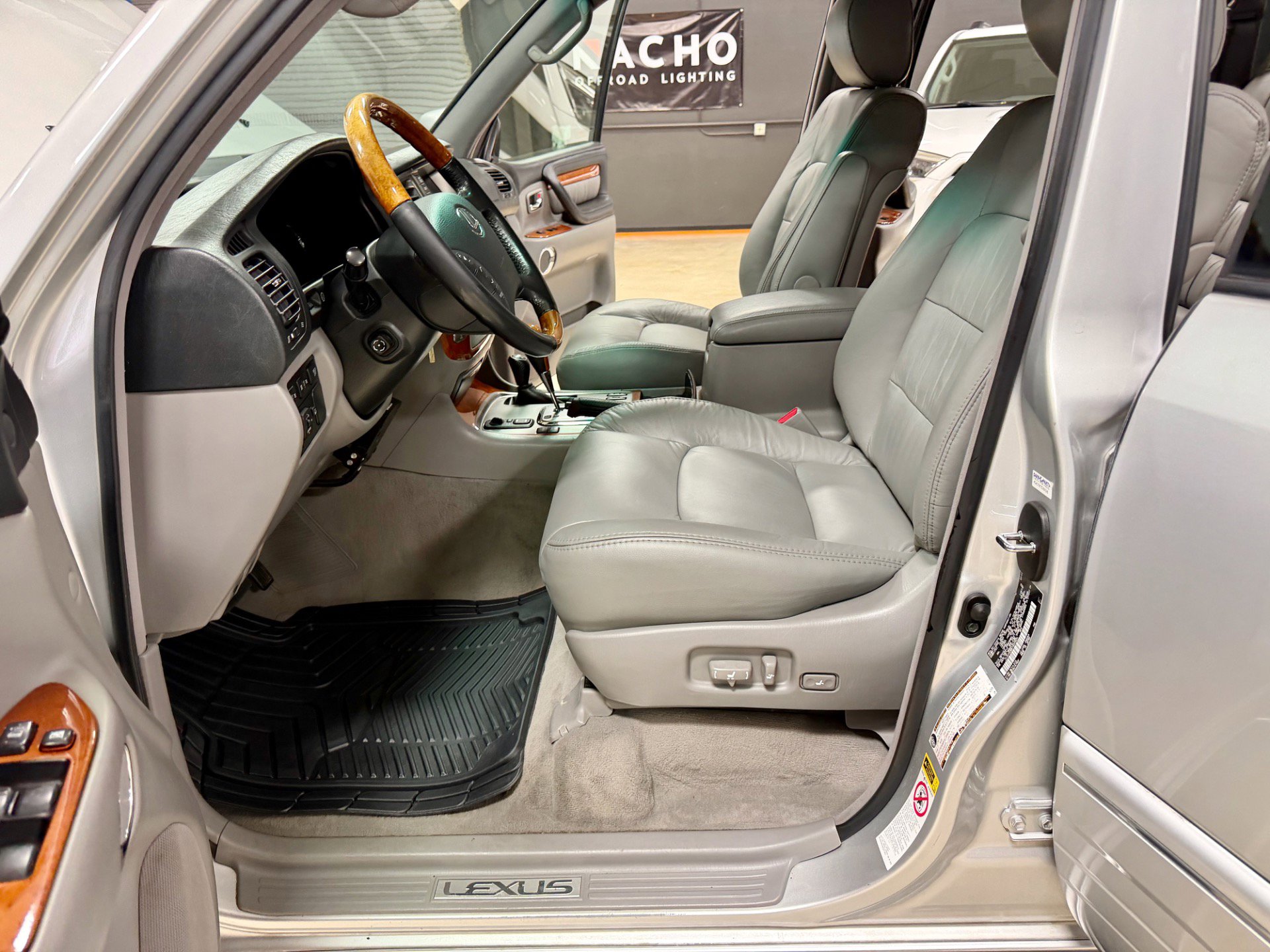 Used 2007 Lexus LX 470 4WD image 23
