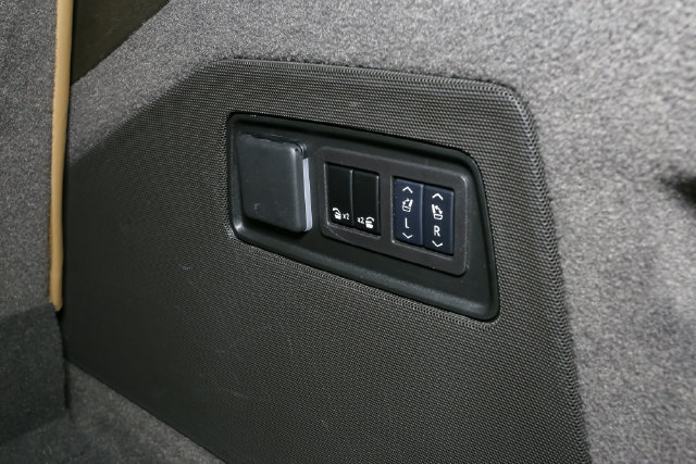 Used 2024 Cadillac Escalade Sport w/ LPO, ONYX Package AWD/4WD image 13
