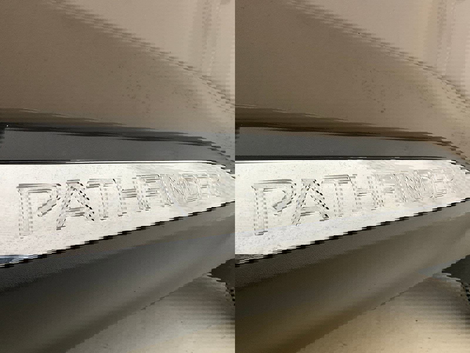 Used 2023 Nissan Pathfinder Platinum image 30