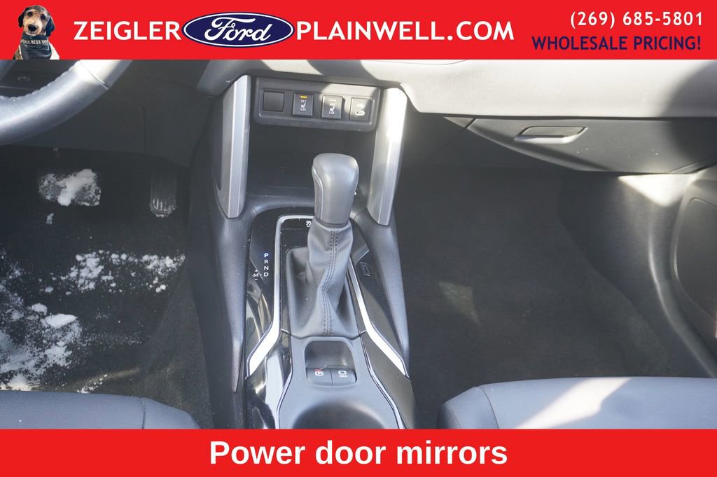 Used 2023 Toyota Corolla Cross XLE w/ Convenience Package image 12