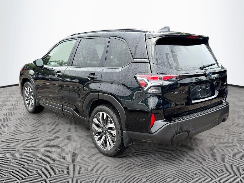 Used 2025 Subaru Forester Touring AWD/4WD image 8