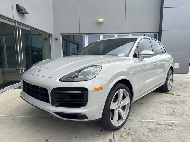 Used 2022 Porsche Cayenne Platinum Edition image 4