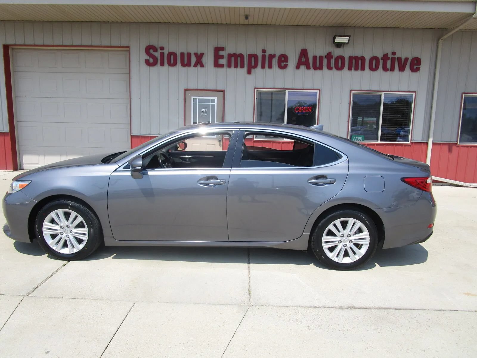 Used 2015 Lexus ES 350 w/ Premium Package FWD image 19