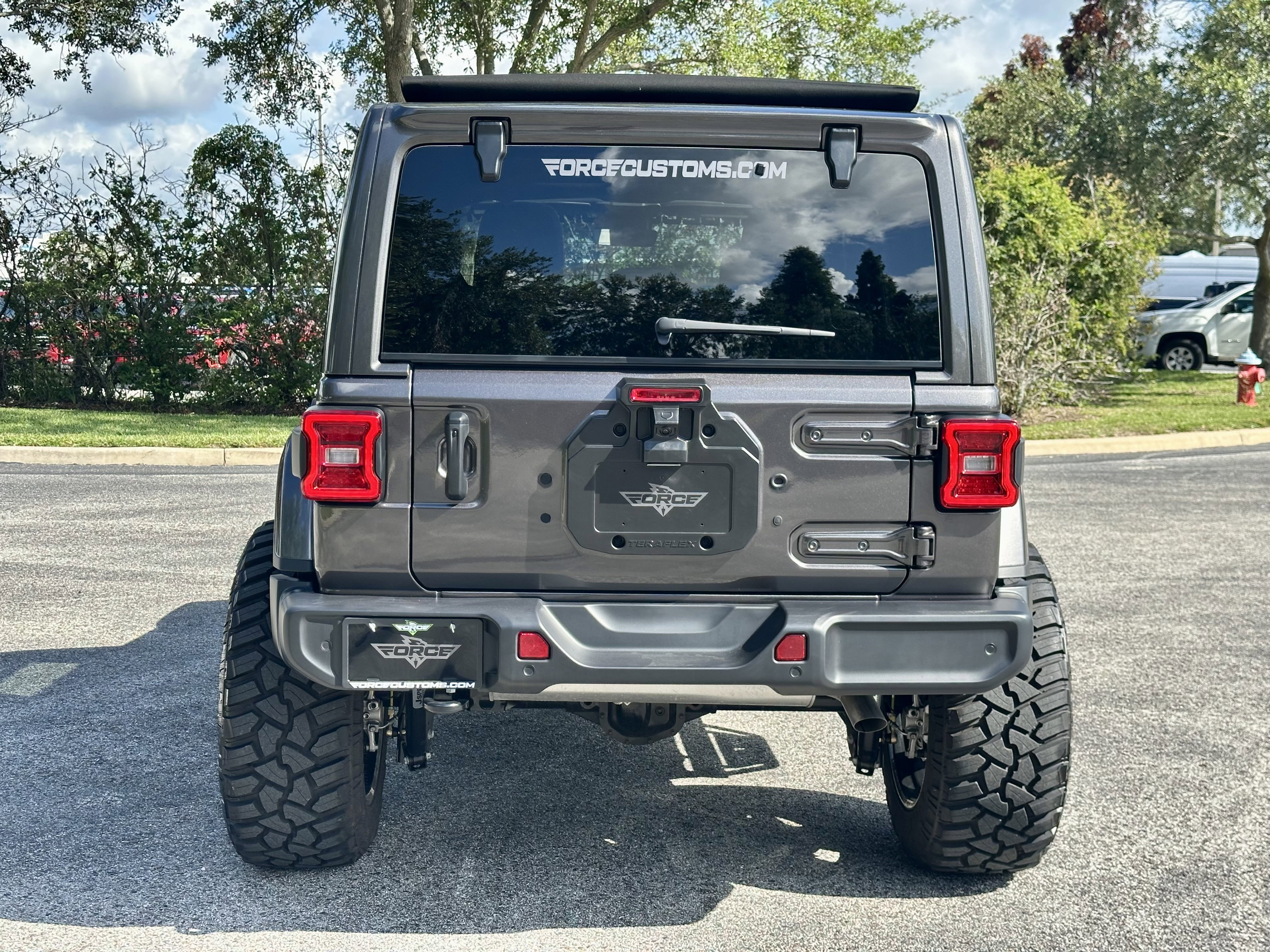 Used 2025 Jeep Wrangler Sahara w/ Safety Group image 5