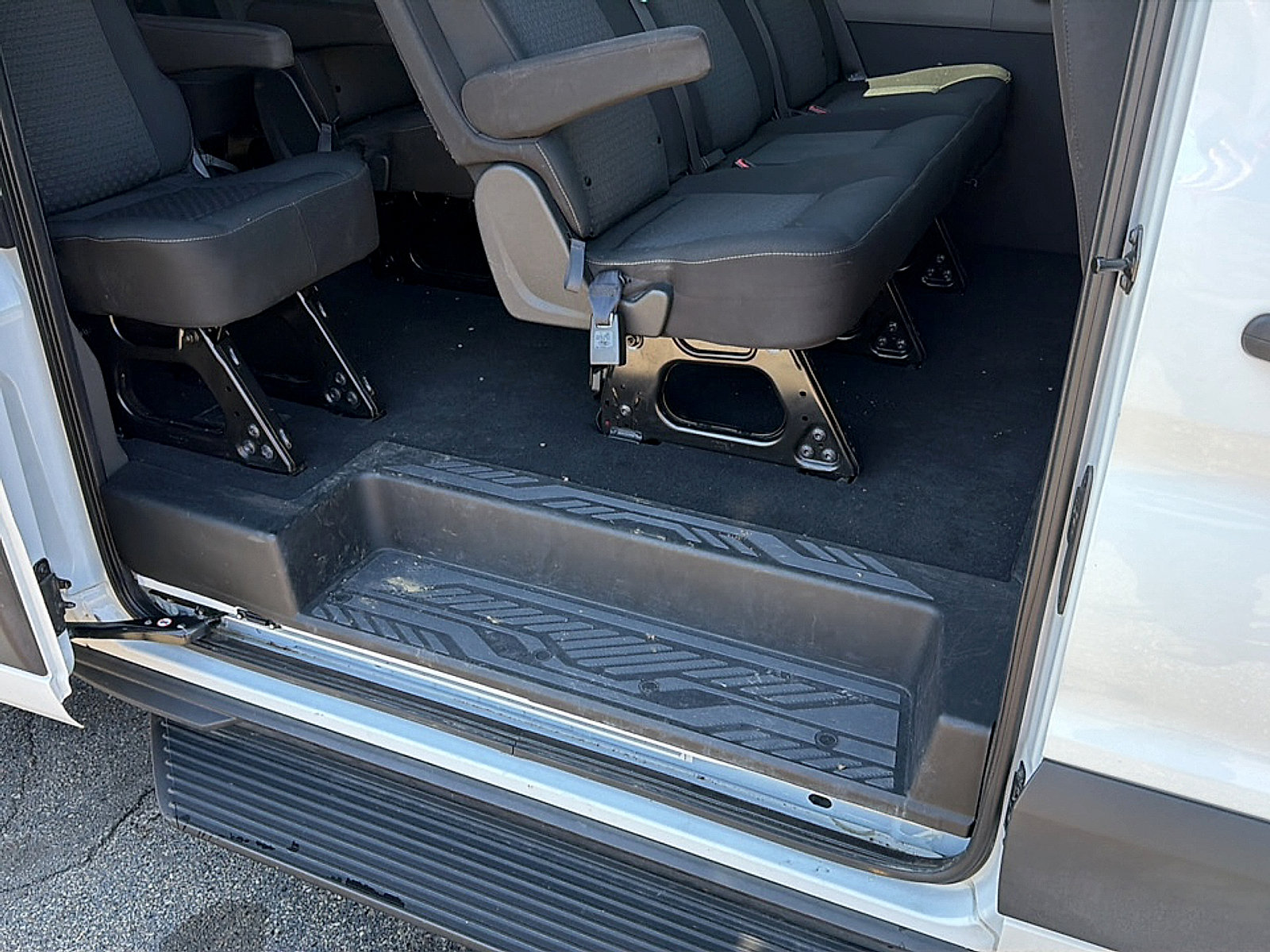 Used 2023 Ford Transit 350 XLT RWD image 16
