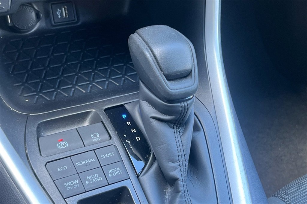 Certified 2025 Toyota RAV4 LE image 23