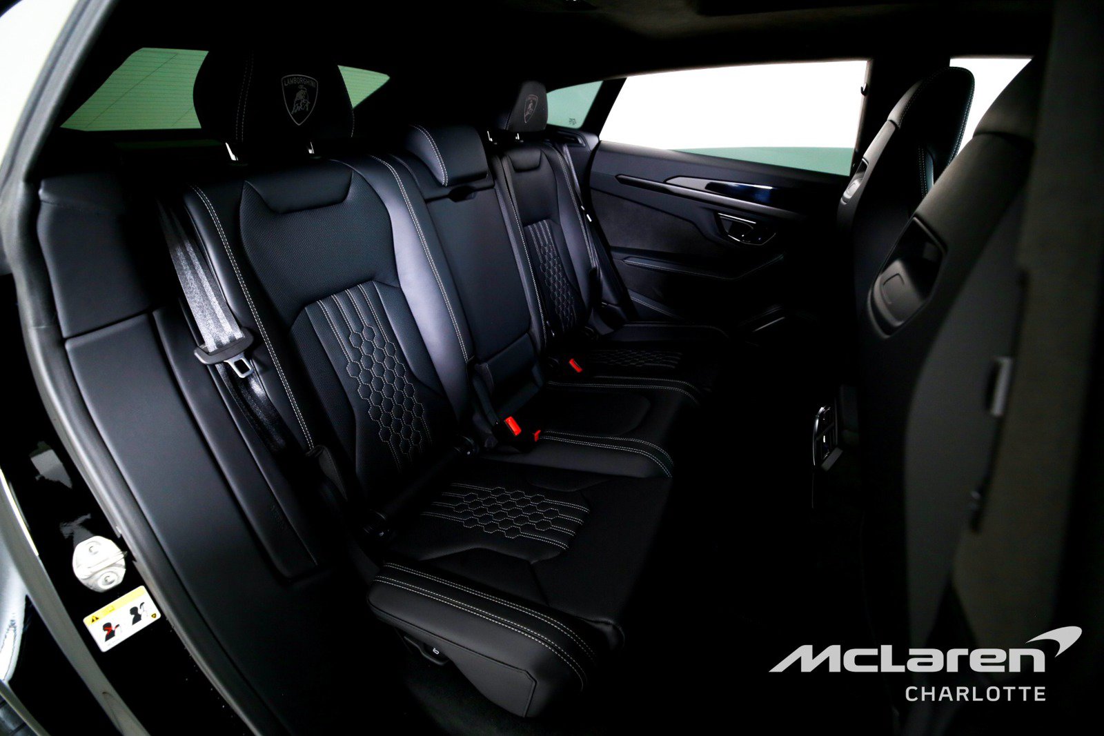 Used 2025 Lamborghini Urus SE AWD/4WD image 23