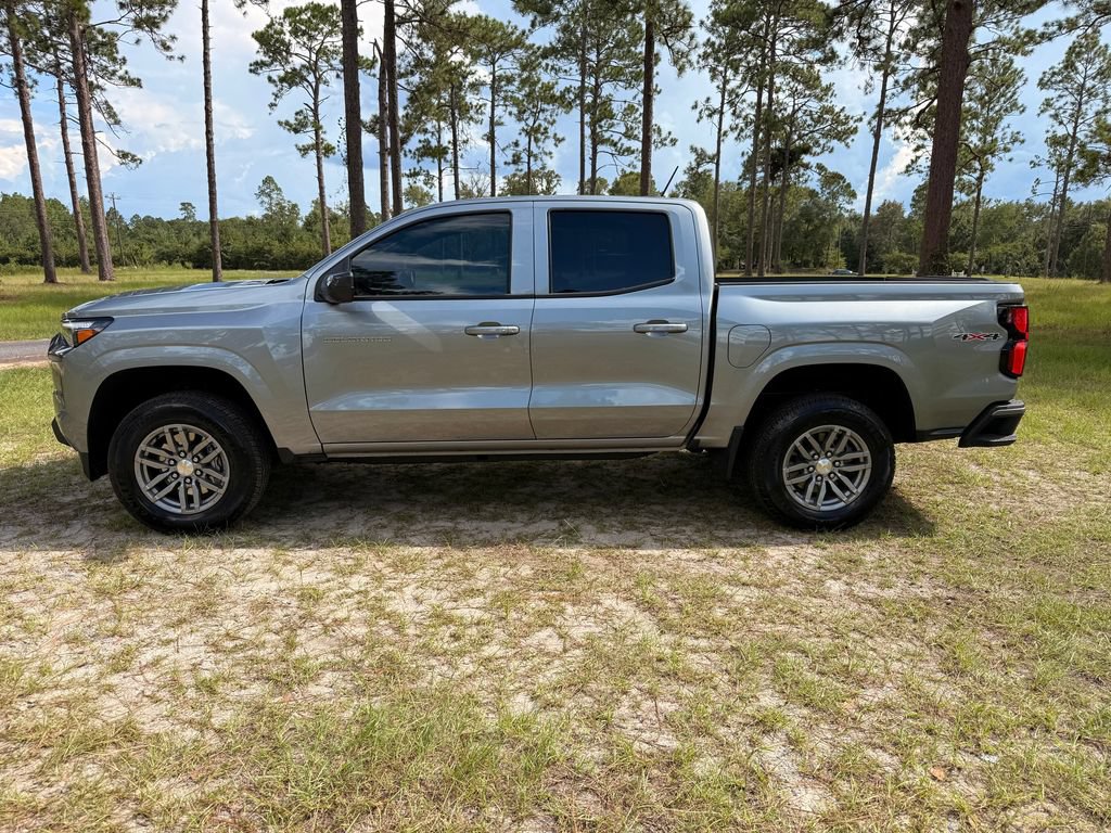 New 2025 Chevrolet Colorado LT w/ LT Convenience Package AWD/4WD image 2